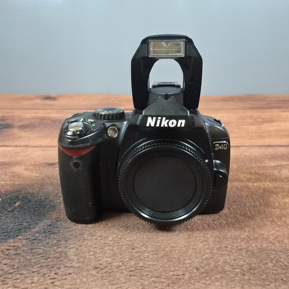 Nikon D40 DSLR Camera Body Black Fair For Parts Repair Shutter Error